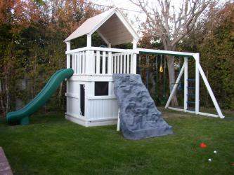 <b>P-43</b>: Fort Full Bottom Enclosure Super Slide 3 Position Monkey Bar System Discovery Mountain Swing System